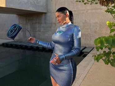 img-title Ups, Kylie Jenner Nggak Sengaja Ungkap Foto Mesra Bareng Timothee Chalamet