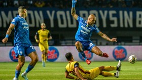 Kata-kata Penyesalan Luis Milla Usai Persib Dibantai Persikabo