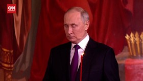 VIDEO: Momen Putin Hadiri Kebaktian Paskah Ortodoks di Moskow