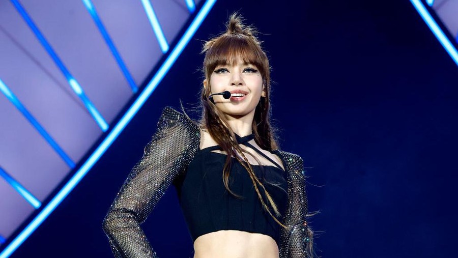 INDIO, CALIFORNIA - APRIL 15: (L-R) Jisoo, Jennie, Lisa, and Rosé of BLACKPINK perform at the Coachella Stage during the 2023 Coachella Valley Music and Arts Festival on April 15, 2023 in Indio, California. (Photo by Frazer Harrison/Getty Images for Coachella)