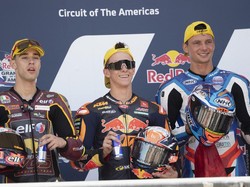 Duka Pebalap Surabaya saat Bawa Bendera Merah Putih Naik Podium Moto2 Amerika