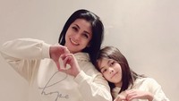 7 Potret Siti KDI dan Putri Cantiknya yang Blasteran Turki