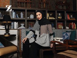 Tips Padu Padan Hijab dari Zaskia Sungkar yang Nyaman Dipakai Saat Lebaran