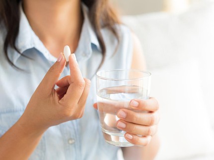 5 Fakta Seputar Minum Susu Setelah Minum Obat, Benarkah Buat Obat Tak Efektif?