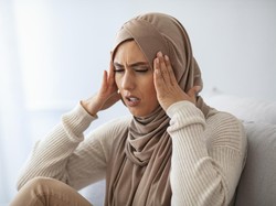 Benarkah Kebanyakan Makan Daging Bikin Pusing Kepala? Ini 5 Cara Mengatasinya