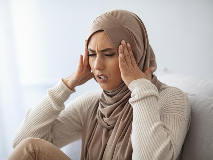 7 Ciri-ciri Sakit Kepala Akibat Darah Tinggi, Jangan Diabaikan Bun!
