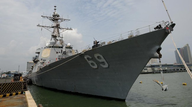 Kapal perang Amerika Serikat, USS Milius, kembali berlayar di Selat Taiwan pada Minggu (16/4) beberapa hari usai China menyelesaikan simulasi perang.