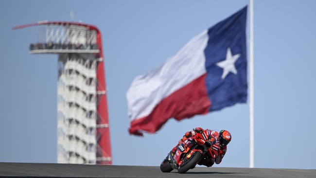 Pecco Bagnaia kembali membuang kesempatan meraih poin penuh, kali ini di MotoGP Amerika 2023. Berikut kronologi momen tersebut terjadi.