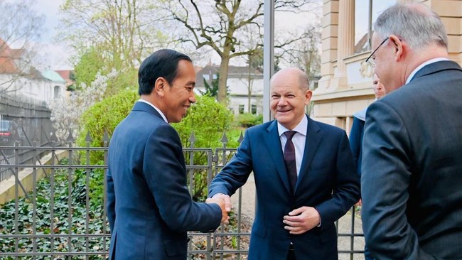 Menteri Luar Negeri Retno Marsudi menyebut Kanselir Jerman Olaf Scholz akan berkunjung ke Indonesia.