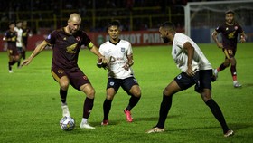 Wiljan Pluim Resmi Tinggalkan PSM