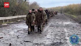 VIDEO: Militer Rusia Dan Ukraina Lakukan Pertukaran Tawanan
