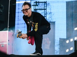 Lirik Lagu Fell in Love - Blink-182