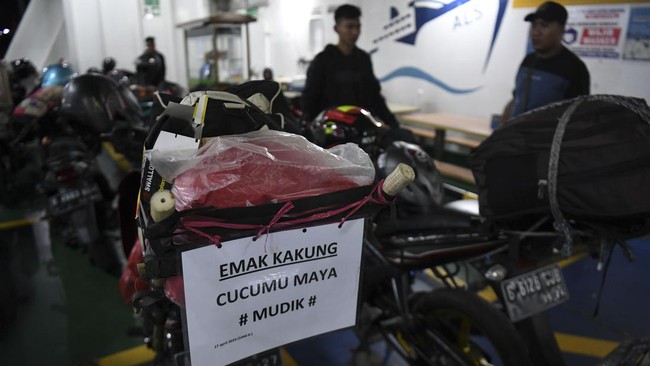 FOTO: Padat Pemudik di Pelabuhan Merak dan Pelabuhan Ciwandan
