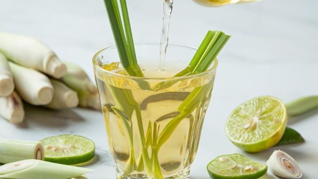 Manfaat Rutin Minum Teh Serai di Pagi Hari