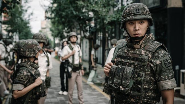3 Bintang Duty After School beberkan momen berkesan saat syuting, nostalgia di sekolah hingga kans selamat dari alien.