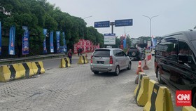 Tol Japek Ramai Lancar Siang Ini, Rest Area Masih Lowong