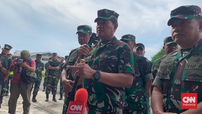 Panglima TNI memutuskan meningkatkan status operasi untuk melawan Kelompok Kriminal Bersenjata (KKB) di Papua jadi siaga tempur darat.