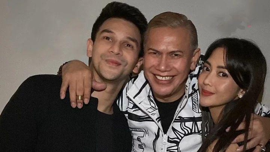 Ririn Dwi Ariyanti dan Jonathan Frizzy
