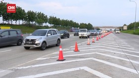 VIDEO: Tol Cipali Mulai Padat, Polri Berlakukan Oneway Pukul 14