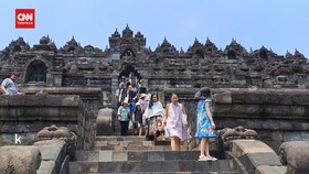 VIDEO: Libur Lebaran, Wisatawan Yang Naik Ke Candi Borobudur Dibatasi