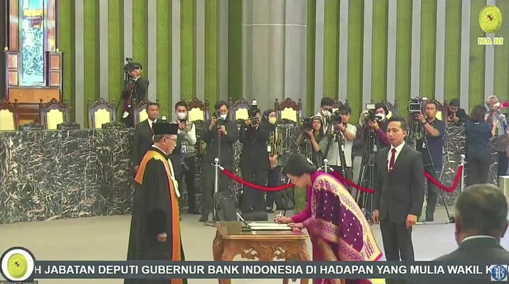 Upacara Pengucapan Janji Jabatan Sdri. Filianingsih Hendarta sebagai Deputi Gubernur Bank Indonesia. (Tangkapan Layar Youtube Bank Indoensia)