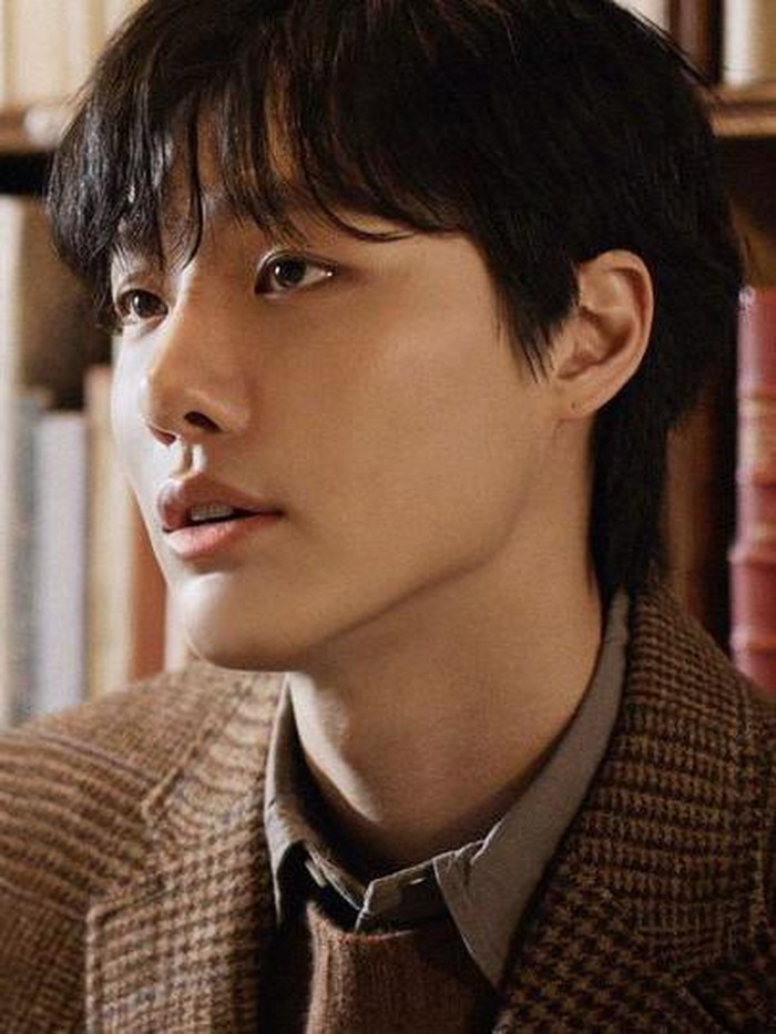 WOODZ lahir dengan nama asli Cho Seung Youn pada tanggal 5 Agustus 1996./ foto: twitter.com/c_woodzofficial