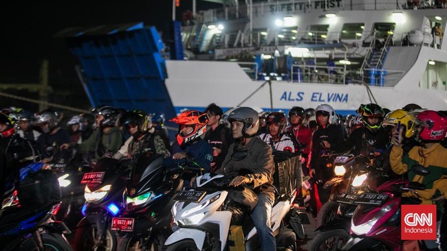 Pelabuhan Panjang Lampung akan melayani kendaraan roda dua maupun empat menuju Pelabuhan Ciwandan, Banten. Berikut jadwalnya.