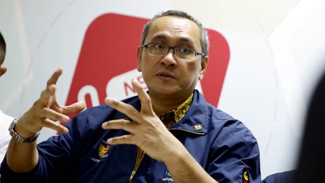 Direktur Utama PT Berdikari Harry Warganegara meminta maaf pistol miliknya meletus secara tidak sengaja di Bandara Sultan Hasanuddin, Senin (17/4) lalu.