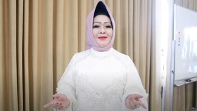 Viral Gaya Kepala Dinkes Lampung Tenteng Tas Mewah Ratusan Juta