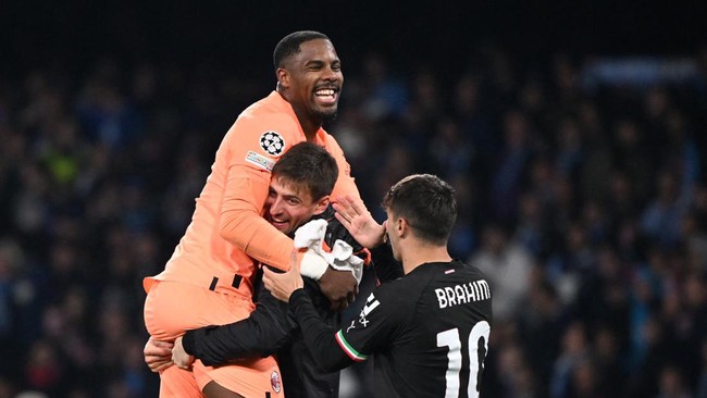 Dua tim telah memastikan diri lolos ke babak semifinal Liga Champions. Berikut daftar dua tim yang masih menjaga asa menjadi juara.