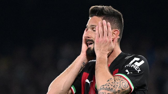 AC Milan gagal meraih tiga poin setelah dikalahkan Spezia ketika bertamu ke Stadion Alberto Picco pada lanjutan laga Liga Italia, Sabtu (13/5) malam.