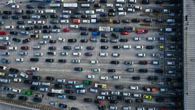Rabu Siang, Volume Kendaraan di Tol Cikampek Naik 10 Persen