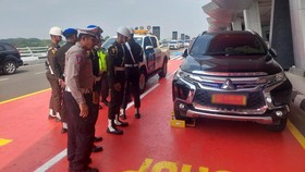 Polisi Gembok Mobil yang Parkir Lama di Drop Zone Bandara Soetta