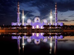 Masjid Sheikh Zayed Abu Dhabi Buka Tur Malam, Tawarkan Spot Hidden Gems
