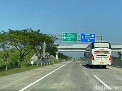 Waspada Asap Pembakaran Jerami Saat Melintas di Tol Ngawi-Kertosono