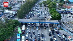VIDEO: Momen Kepadatan Arus Mudik Pelabuhan Merak Dari Udara