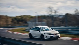 Honda Civic Type R Rebut Lagi Gelar Mobil FWD Tercepat Nurburgring