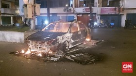 OTK Bakar Mobil dan Rusak Pos Polisi, Lempari Rumah Kapolda di Kupang
