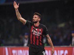 Giroud Mau Lebih Lama di AC Milan