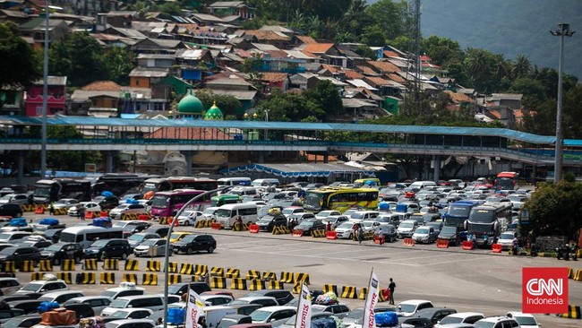 Analisis Mendalam Ungkap Faktor Penyebab Kemacetan Ekstrem di Pelabuhan Merak Jelang Mudik 2024