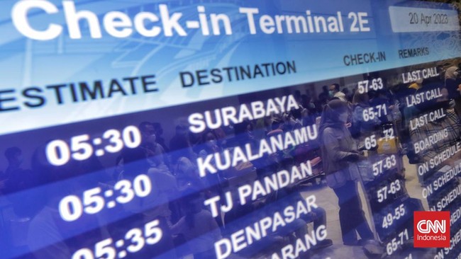 Menteri Perhubungan Budi Karya Sumadi mengungkapkan puncak lonjakan pesanan tiket pesat terjadi pada H-4 dan H-3 Lebaran atau 7-8 April 2024.