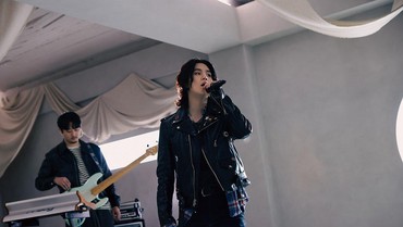 img-title Lirik Lagu D-Day - Agust D