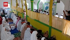 VIDEO: Jemaah Tarekat Naqsabandiyah Sumbar Rayakan Hari Idulfitri