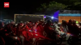 VIDEO: H-2 Lebaran, Pelabuhan Ciwadan Dipenuhi Pemudik Sejak Dini Hari