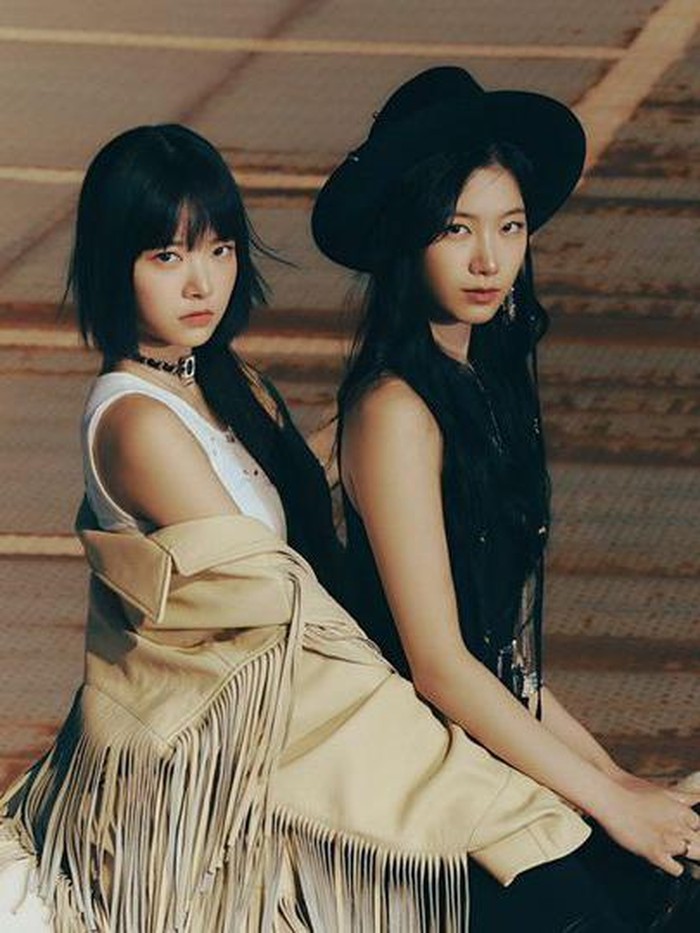 Album bertajuk 'Unforgiven' ini juga telah berhasil terjual sebanyak lebih dari 1 juta stok pada masa pre-order dalam waktu tujuh hari saja!/ foto: instagram.com/le_sserafim