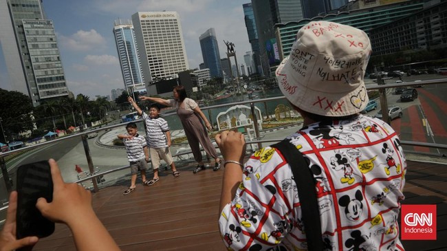 CNNIndonesia.com telah merangkum jadwal buka puasa hari ini di wilayah Jakarta dan sekitarnya atau Jabodetabek dari laman Kemenag.