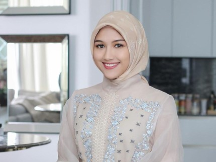 5 Potret Erina Gudono Cantik Berhijab, Diduga Netizen Sudah Hamil
