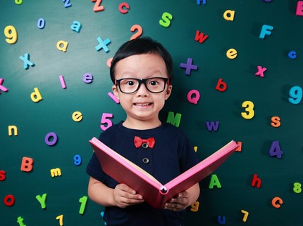 Mata Minus pada Anak, Bisakah Disembuhkan? Penyebab, Cara Mencegah & Mengatasi