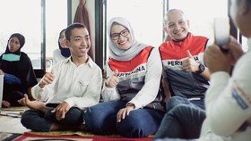 Pengalaman Perwira Penggerak Pertamina Diajari Membatik oleh Difabel