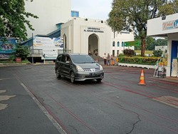 Sejumlah Jemaah Kecele Tak Ada Salat Id di Masjid Agung Al Azhar Hari Ini